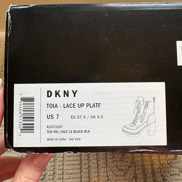 DKNY Women’s Toia Lace Up Zipper Combat Boots Black Size 7 New In Box - Picture 8 of 10